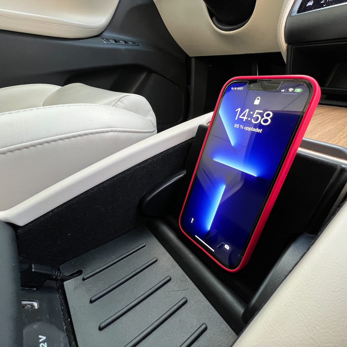 Tesla wireless phone charger V2 for Model S/X